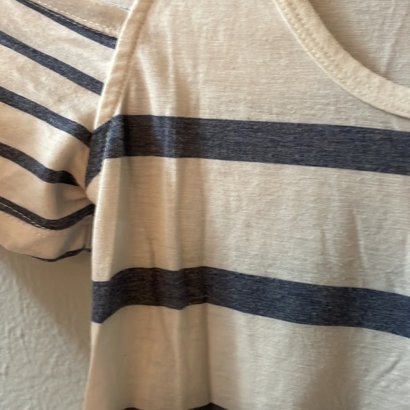 Cold Shoulder - Picture 3 of 3